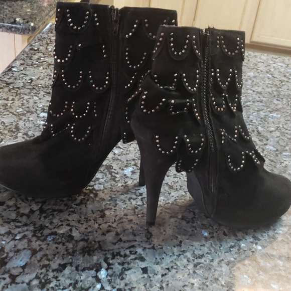 Cutr booties - Picture 2 of 7